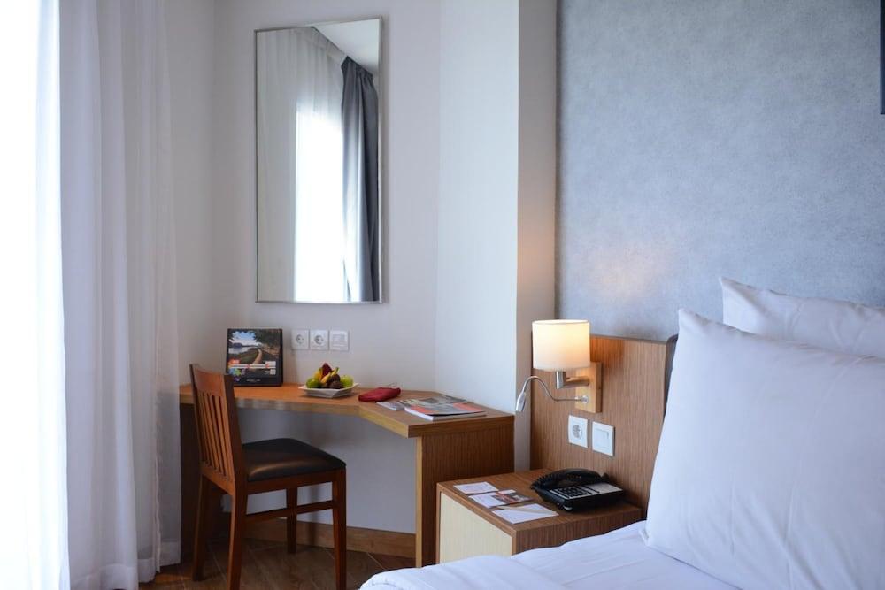 Swiss-Belinn Luwuk Exterior photo
